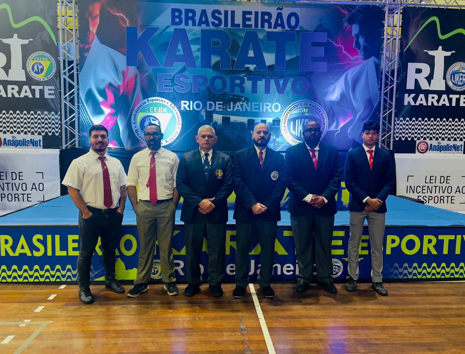 PROJETO SOCIAL DE ESPIGÃO DO LESTE CONQUISTA MEDALHAS NO BRASILEIRÃO DE KARATÊ E PEDE APOIO PARA LEVAR 25 ATLETAS À FINAL EM FORTALEZA E 4 AO PAN-AMERICANO EM NATAL.