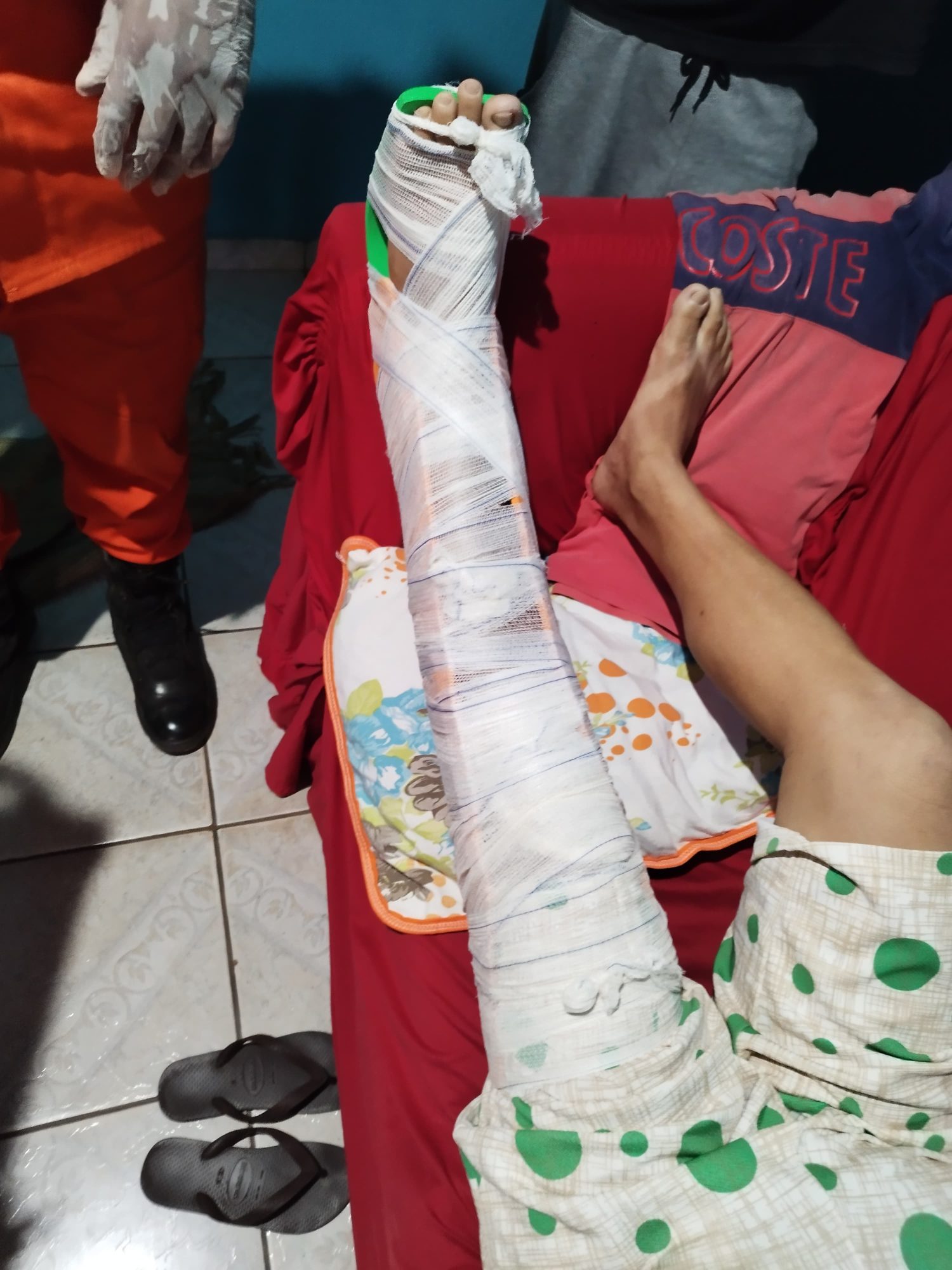 Mulher sofre queda e é socorrida pelo Corpo de Bombeiros em Confresa.