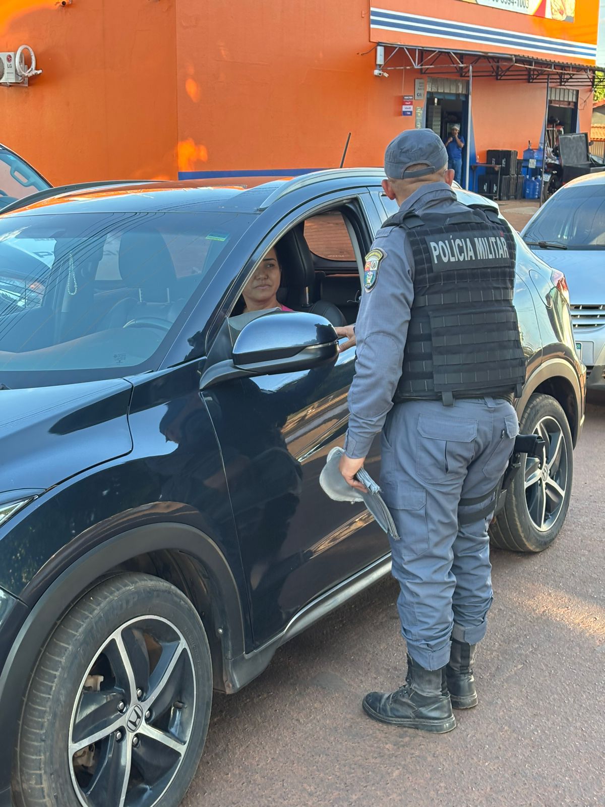 Santa Cruz do Xingu promove blitz educativa de combate à violência contra a mulher.